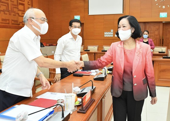 Đồng chí Trương Thị Mai làm việc với Ban Thường vụ Thành ủy TPHCM ảnh 3