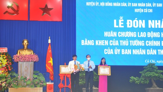 Chủ tịch nước Nguyễn Xuân Phúc trao Huân chương Lao động cho huyện Củ Chi ảnh 2
