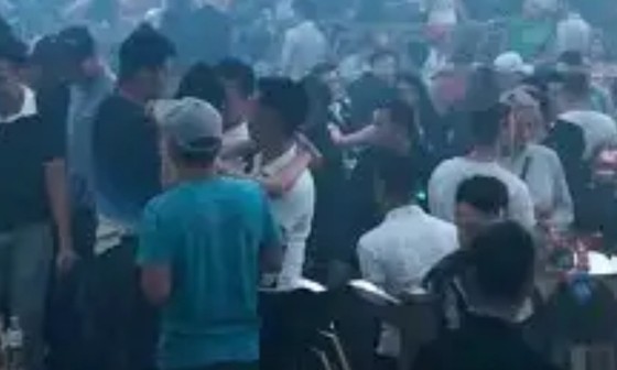 Phát hiện 145 thanh niên phê ma túy trong quán bar ở Đồng Nai ảnh 1