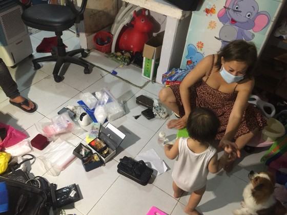 Bắt giữ nhóm đối tượng mua bán, vận chuyển 2,6kg ma túy đá ảnh 1