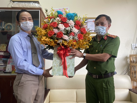 Chủ tịch UBND tỉnh Đồng Nai thăm Văn phòng đại diện Báo Sài Gòn Giải Phóng ảnh 2