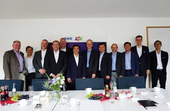 FPT cung cấp giải pháp công nghệ mới cho RWE, tập đoàn năng lượng hàng đầu tại Đức ảnh 1