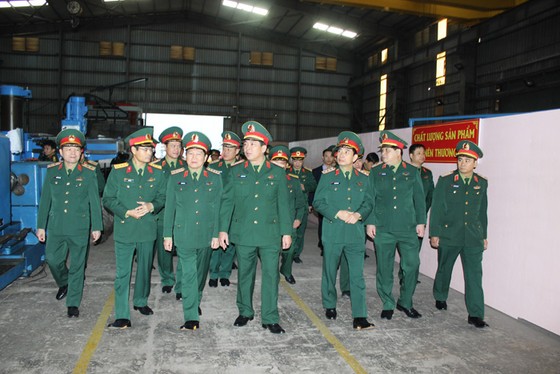 Bộ Quốc phòng hạ thủy tàu cứu hộ tàu ngầm đầu tiên đóng mới tại Việt Nam ảnh 3