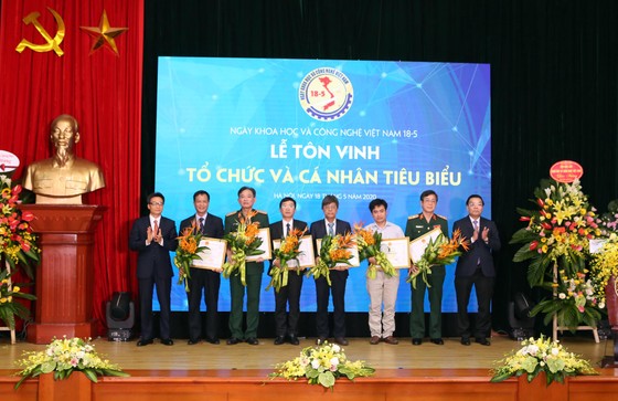 Tôn vinh những nhà khoa học Việt Nam ảnh 3