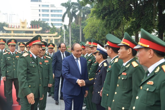 Thủ tướng Nguyễn Xuân Phúc thăm và làm việc tại Học viện Quốc phòng ảnh 2
