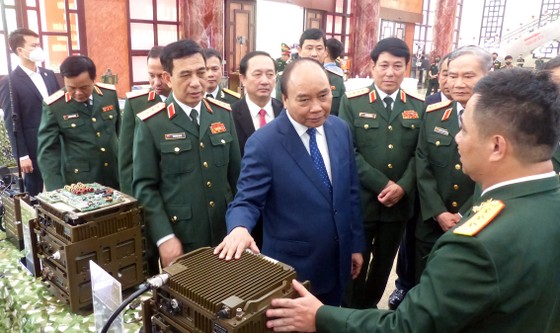 Chủ tịch nước trao Giải thưởng Hồ Chí Minh cho 2 công trình KH-CN ở lĩnh vực quân sự, quốc phòng ảnh 3