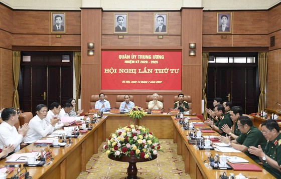 Tổng Bí thư Nguyễn Phú Trọng: Toàn quân phải kiên quyết hơn nữa trong đấu tranh phòng, chống tham nhũng, tiêu cực ảnh 1