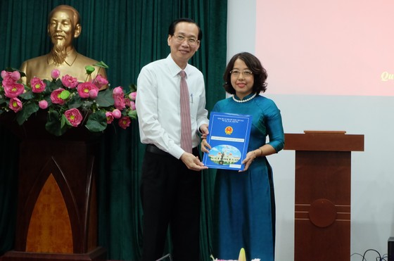 Bà Mai Thị Hồng Hoa làm Phó Chủ tịch UBND quận 1 ảnh 1