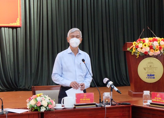Phó Chủ tịch UBND TPHCM Võ Văn Hoan: Nên có thư khen các trường hợp gửi lại tiền hỗ trợ ảnh 1