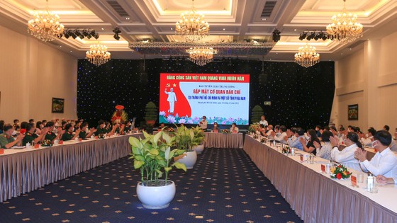 Bí thư Thành ủy TPHCM Nguyễn Văn Nên: Báo chí là lực lượng tuyến đầu của tuyến đầu ảnh 1