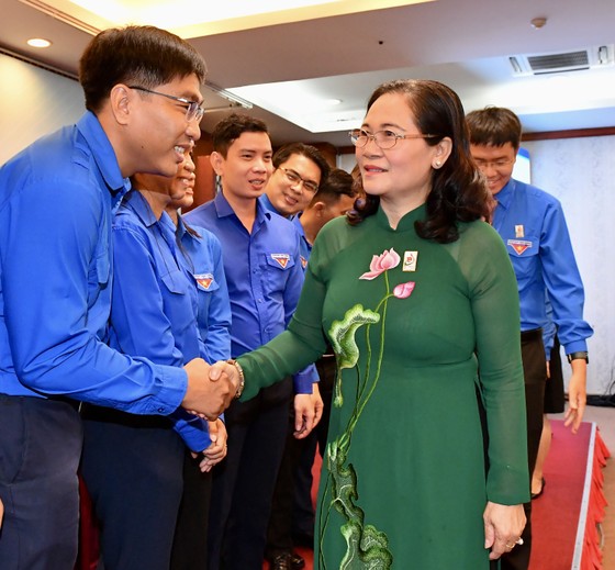 Chủ tịch HĐND TPHCM Nguyễn Thị Lệ: Mỗi cán bộ, công chức trẻ hãy chọn cho mình một khát vọng về thành phố thân yêu ảnh 2