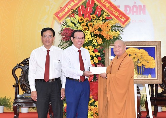 Chủ tịch nước Nguyễn Xuân Phúc thăm chức sắc Giáo hội Phật giáo Việt Nam tại TPHCM ảnh 5