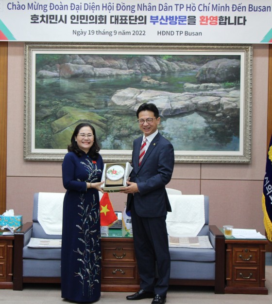 Đoàn đại biểu HĐND TPHCM thăm, làm việc tại Hàn Quốc ảnh 5