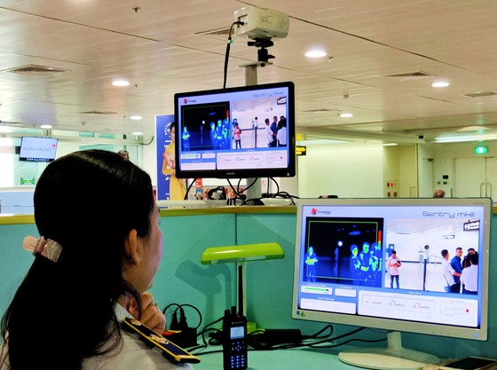 Siết chặt công tác phòng chống dịch bệnh viêm hô hấp cấp tại sân bay quốc tế Tân Sơn Nhất ảnh 3