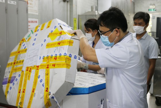 6 lọ thuốc giải độc Clostridium Botulinum đã về đến Việt Nam ảnh 1