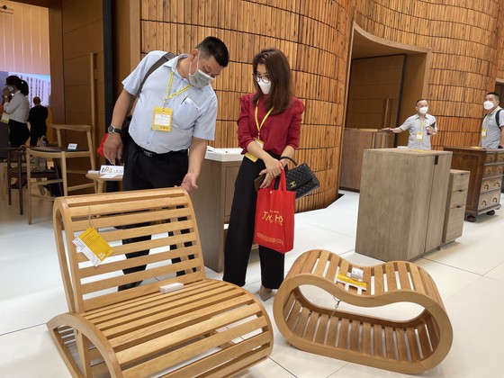Hơn 500 doanh nghiệp tham gia Tuần lễ giao thương ngành gỗ nội thất Việt Nam ảnh 2