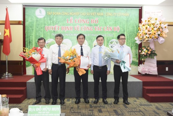Tập đoàn công nghiệp Cao su Việt Nam có 3 phó tổng giám đốc mới ảnh 1