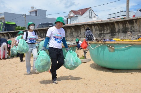 C.P. Việt Nam thu gom rác thải biển góp phần bảo vệ môi trường bền vững ảnh 2