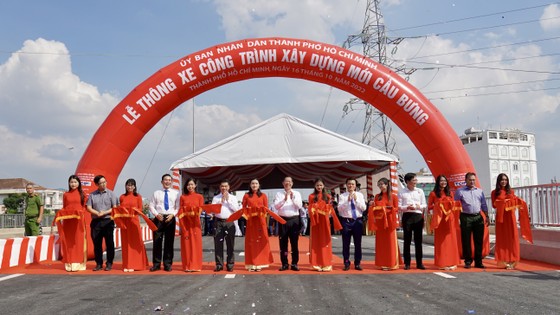 Thông xe cầu Bưng nối quận Tân Phú và Bình Tân ảnh 1