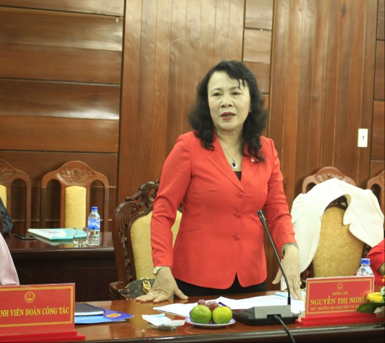Thứ trưởng Nguyễn Thị Nghĩa kiểm tra các cơ sở giáo dục mầm non tại khu công nghiệp Quảng Ngãi ảnh 2
