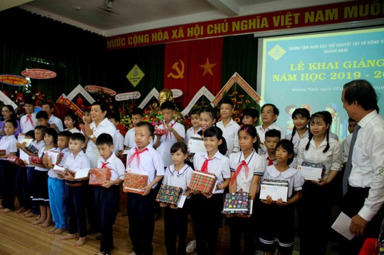 Hơn 3 tỷ đồng ủng hộ Trung tâm Nuôi dạy trẻ khuyết tật Võ Hồng Sơn ảnh 2