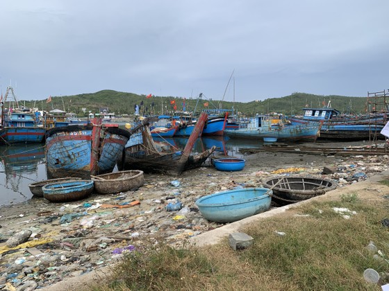 Giải pháp xử lý ô nhiễm môi trường từ xác tàu ở cảng cá Sa Huỳnh  ảnh 6