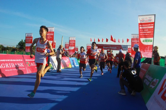Sôi động Giải vô địch quốc gia Marathon và cự ly dài Báo Tiền Phong lần thứ 61 ảnh 3