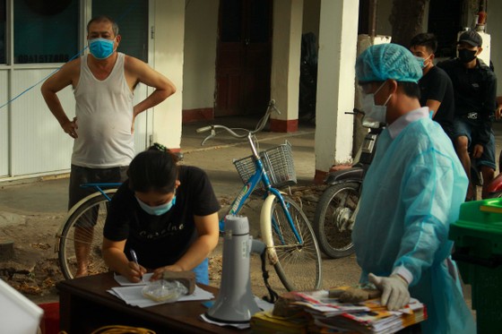 Cận cảnh cách ly tổ 9, phường Quảng Phú (Quảng Ngãi) hơn 160 nhân khẩu vì liên quan đến ca bệnh 419 ảnh 6
