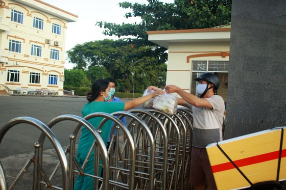 Cận cảnh Bệnh viện dã chiến ở Quảng Ngãi ảnh 4