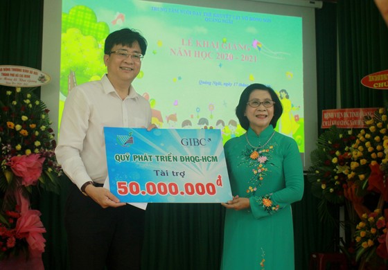 Khoảng 2 tỷ đồng hỗ trợ Trung tâm Nuôi dạy trẻ khuyết tật Võ Hồng Sơn  ảnh 6