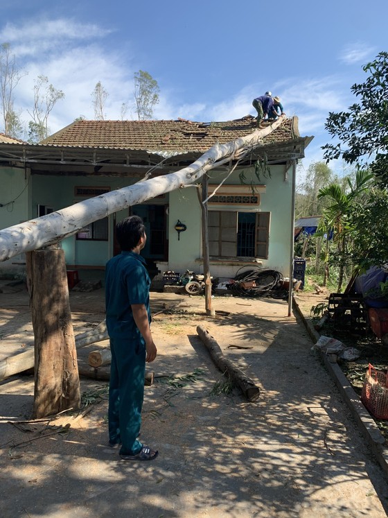 Nghệ An: Ngập lụt, nguy cơ sạt lở nhiều nơi, di dời dân khẩn cấp ảnh 19