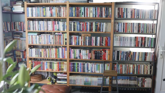 Chàng trai xây dựng thư viện miễn phí với 14.000 cuốn sách cho học sinh  ảnh 8