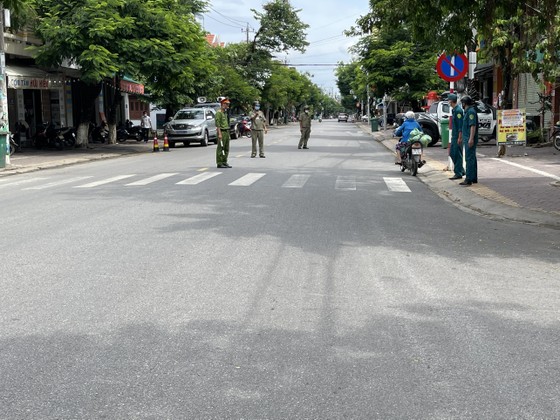 Ngày đầu Quảng Ngãi lập chốt nội thành, hạn chế ra đường không cần thiết ảnh 2