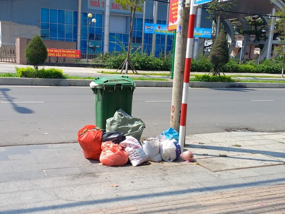 Quảng Ngãi: Không thanh toán tiền xử lý rác, nhà máy tạm dừng tiếp nhận rác gây ùn ứ ảnh 2