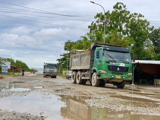 Khoảng 500 tỷ đồng nâng cấp các tuyến đường xuống cấp tại Khu kinh tế Dung Quất ảnh 2