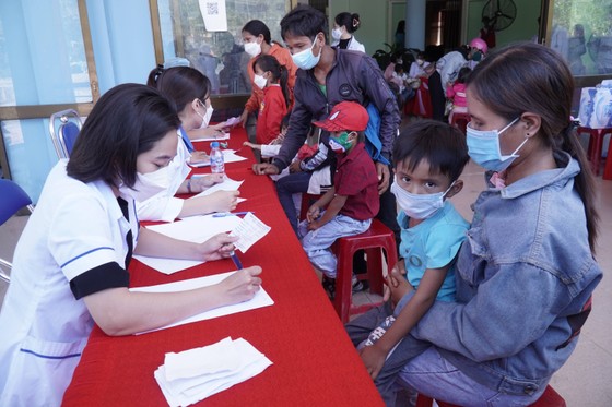Quảng Ngãi: Khám sàng lọc bệnh tim bẩm sinh miễn phí cho 500 trẻ em khó khăn ảnh 2