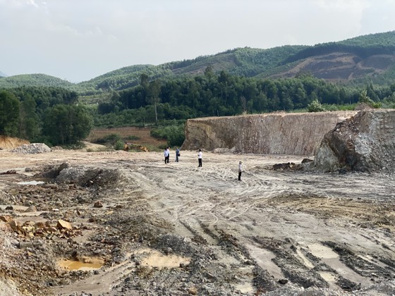 Quảng Ngãi kiến nghị đình chỉ hoạt động mỏ đất Dông Cây Dừa của Công ty Lý Tuấn ảnh 1