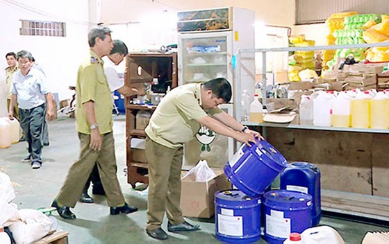 Hàng giả bán qua mạng giăng bẫy người tiêu dùng ảnh 1