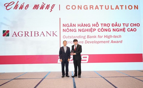 Agribank được vinh danh 2 giải thưởng Ngân hàng Việt Nam tiêu biểu 2019 ảnh 1