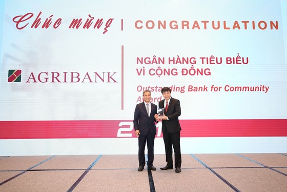 Agribank được vinh danh 2 giải thưởng Ngân hàng Việt Nam tiêu biểu 2019 ảnh 2