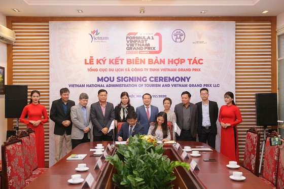 Đại diện Tổng cục Du lịch Việt nam và Công ty Vietnam Grand Prix chính thức ký kết thoả thuận hợp tác xúc tiến quảng bá du lịch Việt Nam và chặng đua F1 VinFast Vietnam Grand Prix tới thế giới giai đoạn 2020 – 2025.