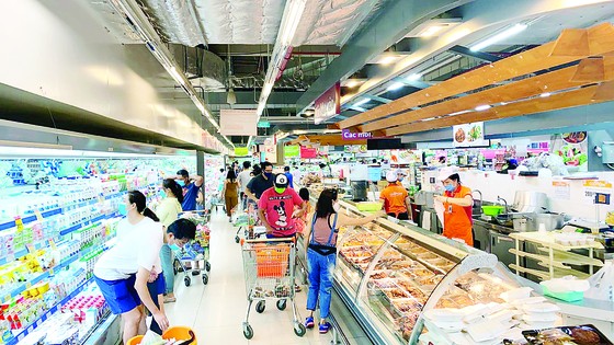 Hệ thống siêu thị Co.opmart, Co.opXtra giảm giá 3.400 mặt hàng nhu yếu phẩm mừng 30-4 ảnh 1
