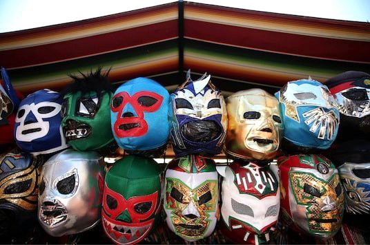 Mặt nạ đấu vật truyền thống của Mexico lên ngôi ảnh 1
