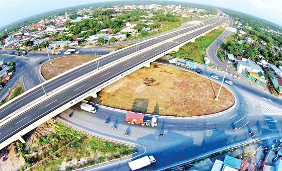Đồng Nai: Diện mạo mới, sức sống mới với những tuyến giao thông huyết mạch ảnh 2