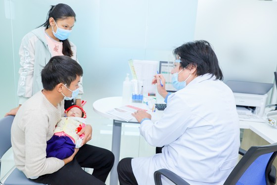 VNVC tiếp nhận đăng ký vaccine Covid-19 đầu tiên tại Việt Nam ảnh 2