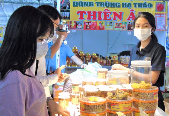 Hội chợ vui xuân đón Tết Tân Sửu 2021 tại Phú Mỹ Hưng ảnh 2