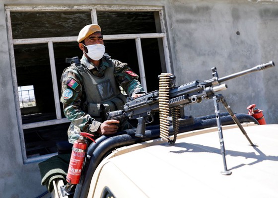 Hơn 100 phiến quân Taliban thiệt mạng trong giao tranh với quân đội Afghanistan ảnh 1