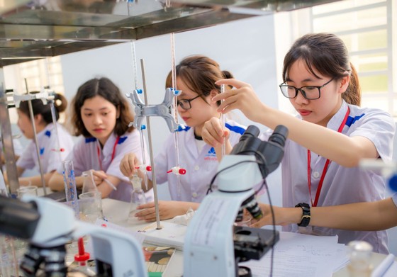 MUT mở thêm cơ hội cho thí sinh bằng xét tuyển nguyện vọng bổ sung, nhận hồ sơ đến ngày 10-10 ảnh 4