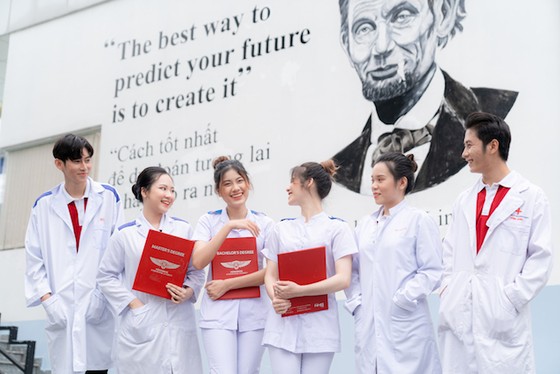 Trường đại học quốc tế đầu tiên tại Việt Nam đào tạo bác sĩ y học cổ truyền ảnh 3