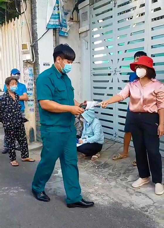 Vụ clip cự cãi giữa 2 tổ phòng chống dịch: Bí thư phường 4 và một công an viên TP Vũng Tàu làm bản kiểm điểm ảnh 2